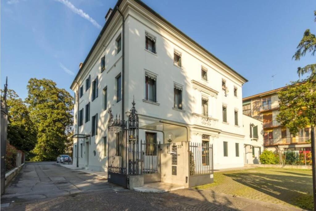Dadahome Elegante Appartamento Vicino Al Centro Treviso Exterior photo